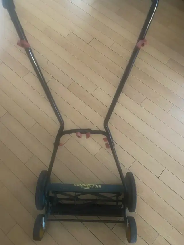 Yardworks Reel Mower in Lawnmowers & Leaf Blowers in Mississauga / Peel Region - Image 4