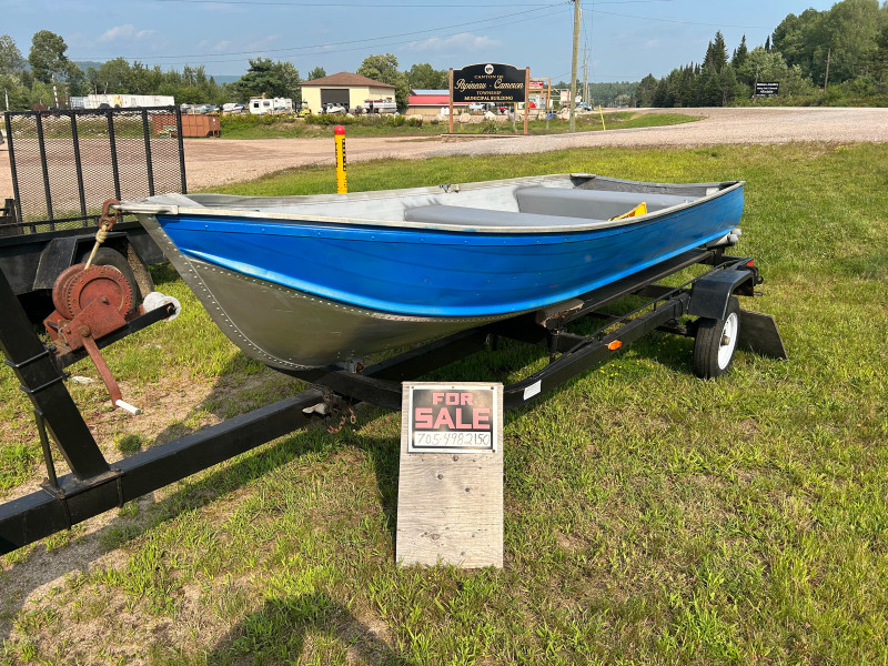 14 ft aluminum boat with optional 14 foot trailer Powerboats
