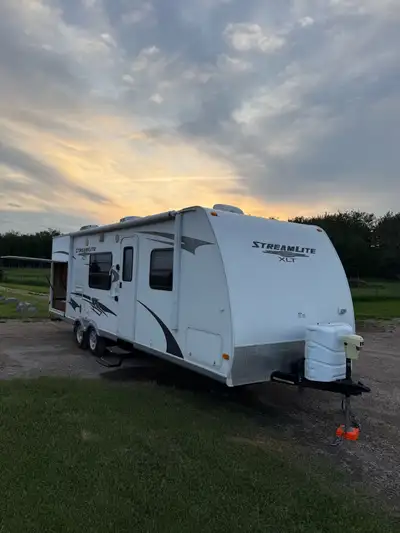 2012 gulfstream, streamlite 26rbk Asking $14,500. Second owner Half ton towable Selling my 2012 camp...