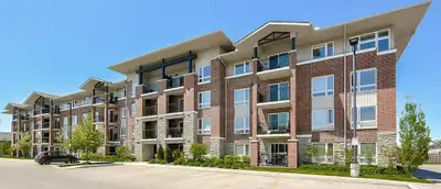2 Bedroom Den TWO Parking spots