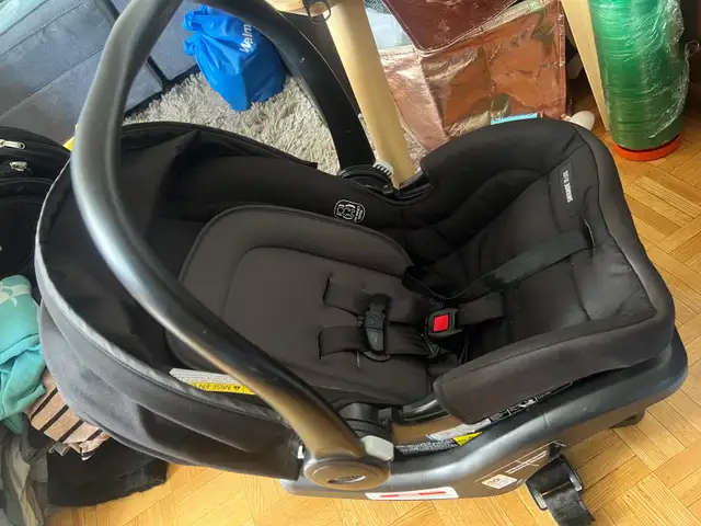 Graco car seat with base in Strollers, Carriers & Car Seats in Ottawa - Image 5