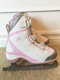 Girls youth ice skates - Riedell Soft Series - Size 10J