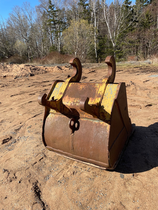 Excavator bucket  in Other in City of Halifax - Image 2