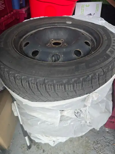 Top rated tires Set of 4 On rims Purchased last winter for 1790$