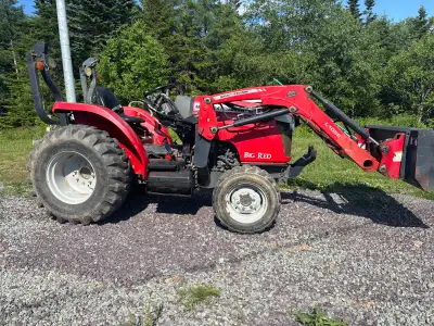 2016 Massey 1900 hrs. 34 HP. 4 wheel drive. 3 speed hydrostatic transmission, 3 point hitch also has...