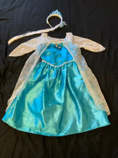 ❄️ Elsa dress with crown! (Size 2-4 years) Kids' Halloween Costumes – $12 Each or 2 costumes for $20...