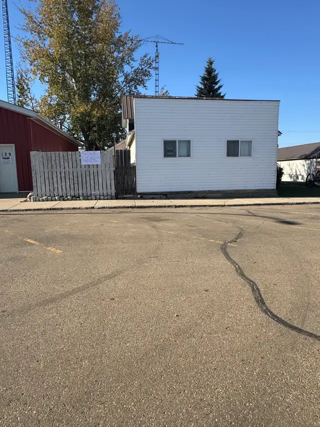 Handyman Special / Investment Opportunity 