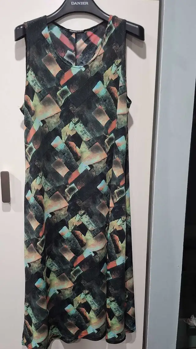 Women's Long Dress Like New in Women's - Dresses & Skirts in Mississauga / Peel Region - Image 2
