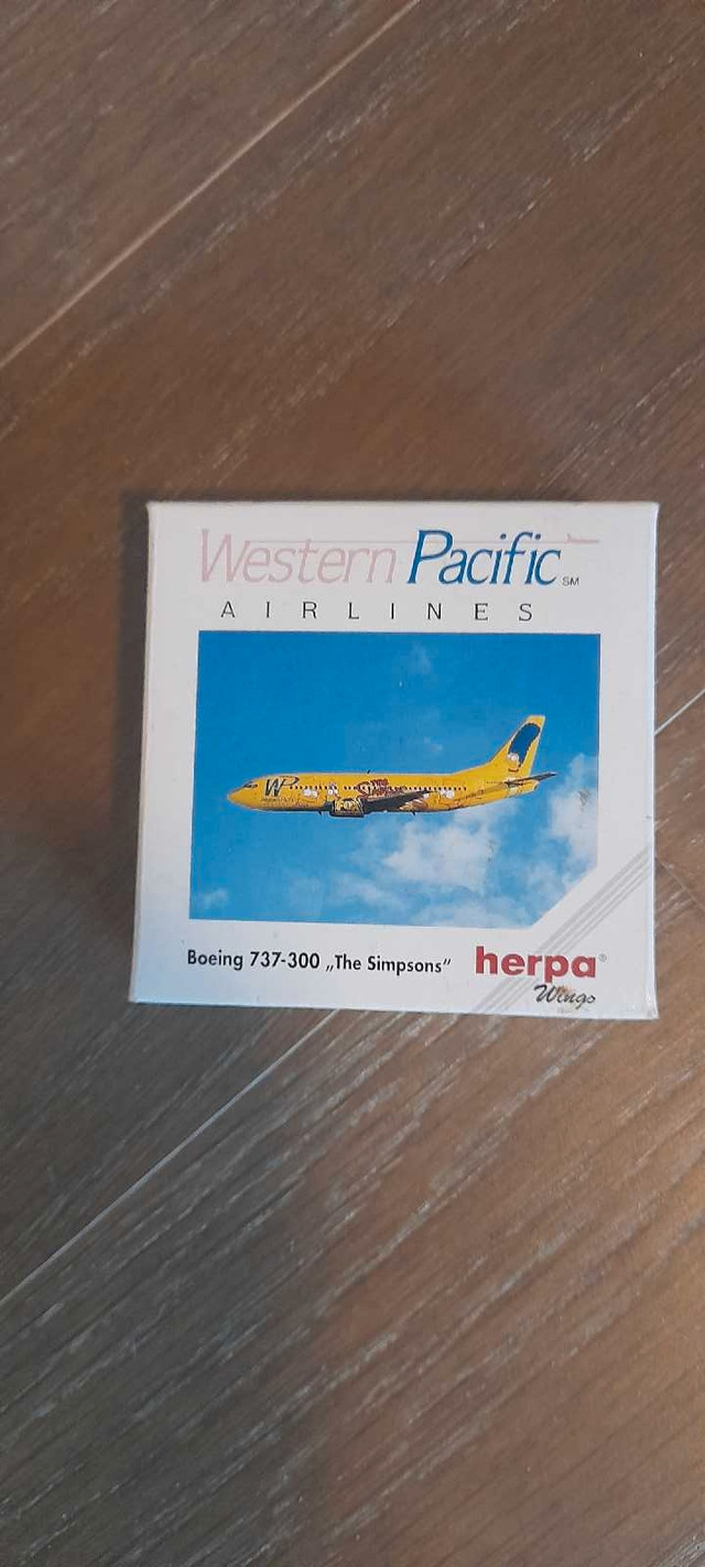Discontinued 1/500 B737-300  Western Pacific The Simps in Hobbies & Crafts in London - Image 3