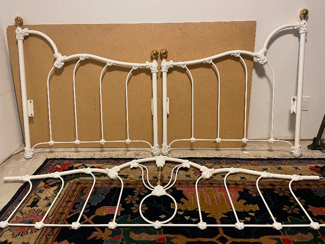 Elliot's Designs White Enameled Iron Daybed in Other in City of Toronto - Image 2