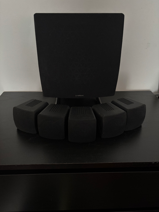 YAMAHA subwoofer and speakers in Speakers in Markham / York Region - Image 2