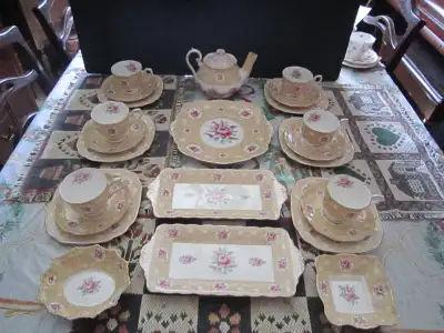 Royal Albert DEVONSHIRE LACE fine bone china, View more