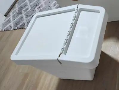 This white storage box is perfect for keeping your space tidy and organized! It's in used condition,...