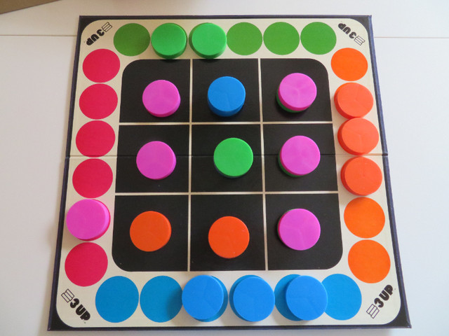 3UP, Jeu de stratégie rare, 1972 dans Jouets et jeux  à Ville de Québec - Image 3