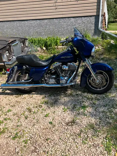 2004 Street glide what you see is what you get $6500 runs great new tires needs a few things 16000 m...