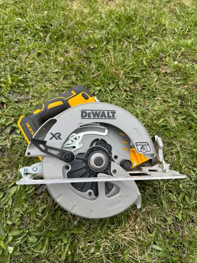 DEWALT 20V MAX XR Lithium-Ion Cordless Brushless 7-1/4-inch , View more