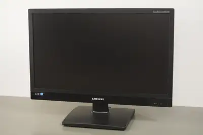 Model S24B240BL. 1920x1080 screen resolution, LED. Only VGA input is working