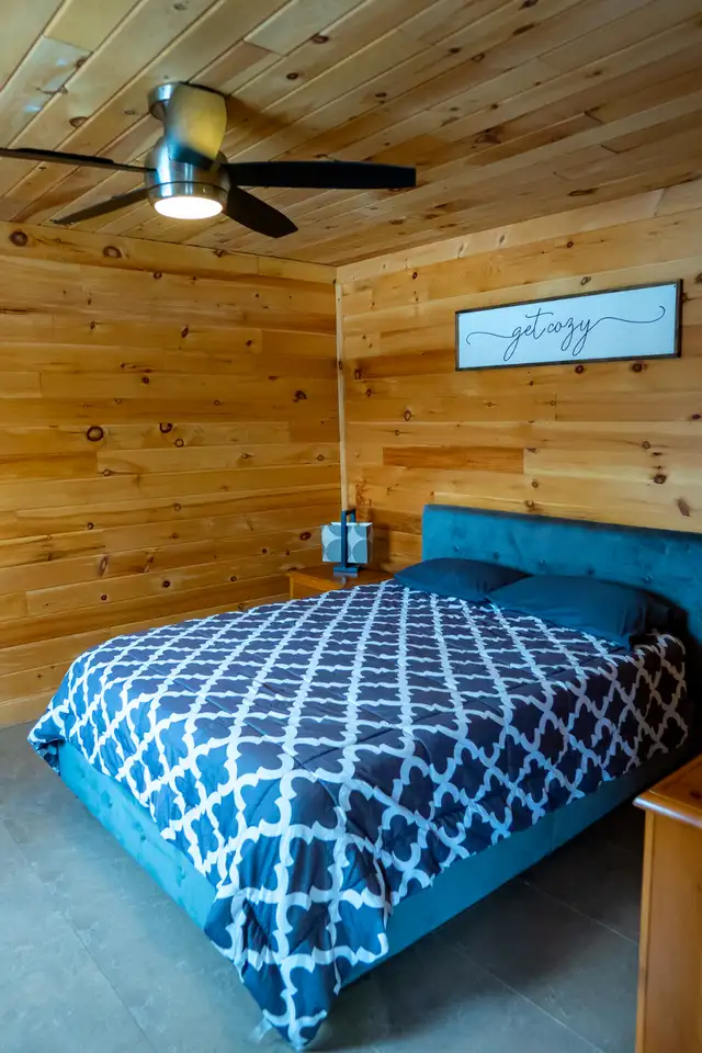 Midweek Cottage Escape with Hot tub in Ontario in Canada - Image 10