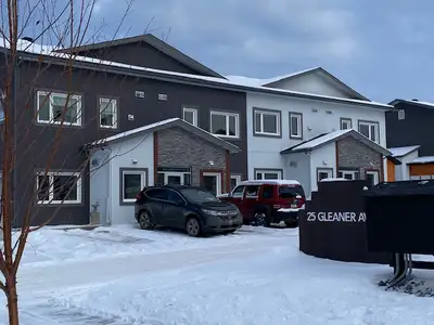 2 bedroom, 1 bathroom condo for rent. Open concept kitchen/living room. In-suite laundry, fridge, st...