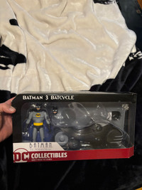 Batman animated series batcycle figurine