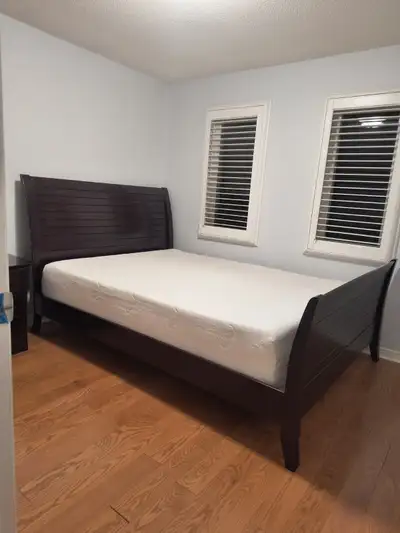 Rooms for Rent Richmond Hill (Elgin Mills & Bayview) Quiet, clean family home with rooms available f...