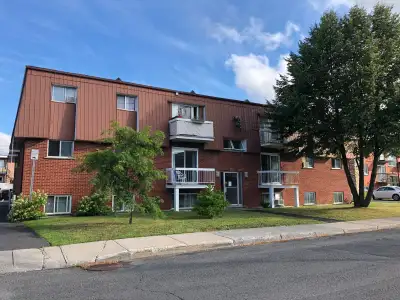 A1 Beau 5 et demi à louer à St-Hubert (Longueuil)