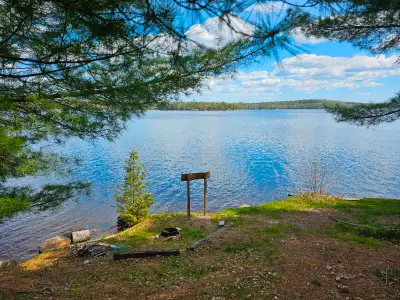 Great Location, Just 7KM from Bon Echo Provincial Park. If you are looking for a place to park you R...