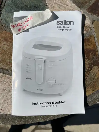 Salton  Cool Touch deep fryer , View more