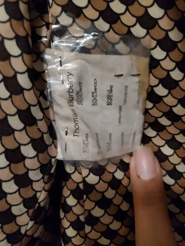 Burberry Coat for Women Size US M in Women's - Tops & Outerwear in Mississauga / Peel Region - Image 7