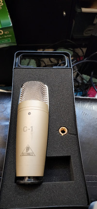 Behringer C1 microphone 