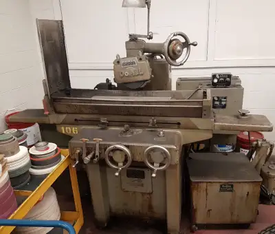 Rectifieuse de surface plane DoAll 6x24 peu d'usure échange acc, View more