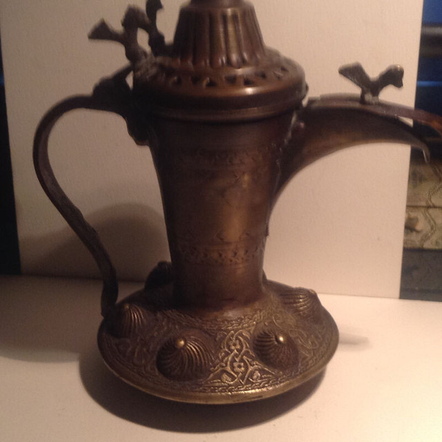 ANTIQUE ARABIC DALLAH COPPER COFFEE POT WITH BIRD DETAIL . in Arts & Collectibles in Vancouver - Image 3