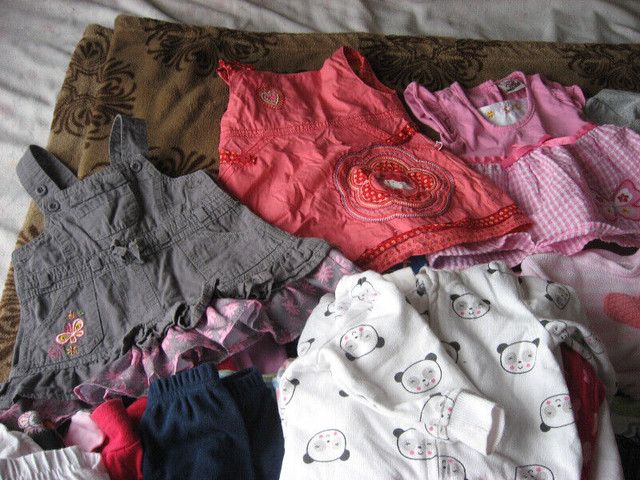Lots de vêtements pour fille de 0 à 6 mois dans Vêtements - 3 à 6 mois  à Longueuil/Rive Sud - Image 2