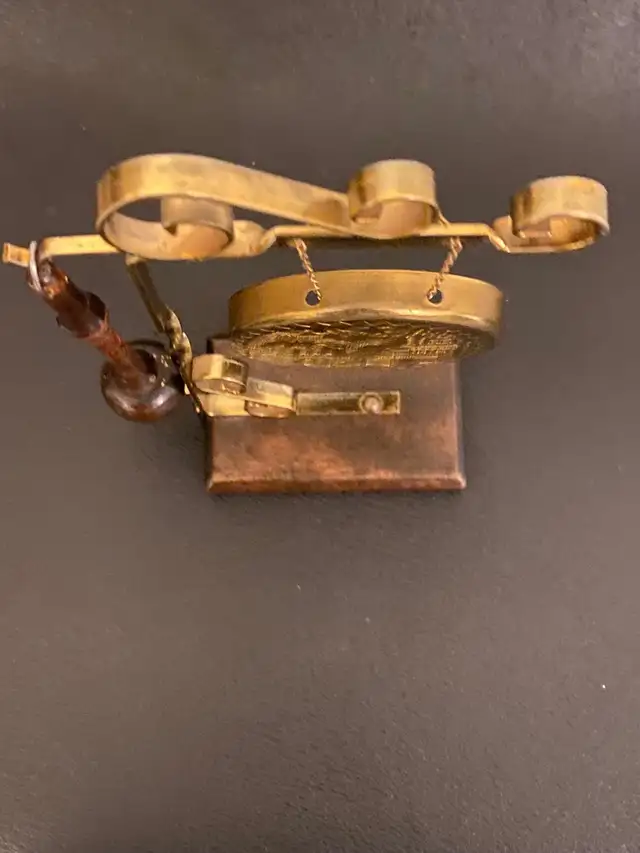 Vintage Chinese brass & wood gong.7”x5”x2”. in Arts & Collectibles in Markham / York Region - Image 7