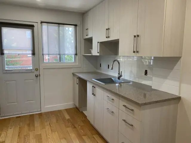 4/12 metro Langelier avec stationnement et locker in Long Term Rentals in City of Montréal - Image 7