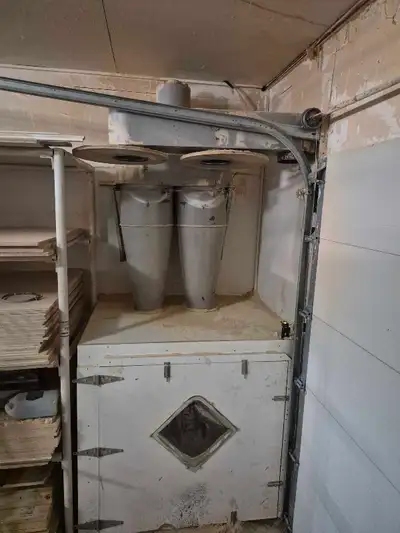 Dust collector 2000 cfm good working condition can also send u a video of it working $5000 obo 5hp 3...