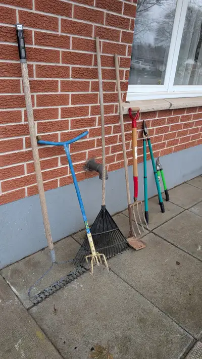 Garden Tools, rakes, sm pruning sizers, picth fork, View more