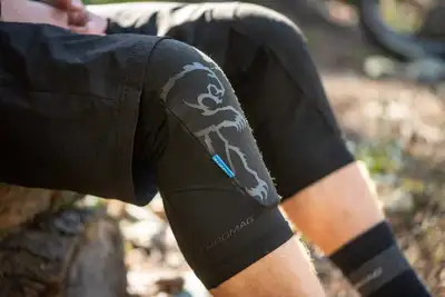 **Chromag MTB knee pads - medium**, View more
