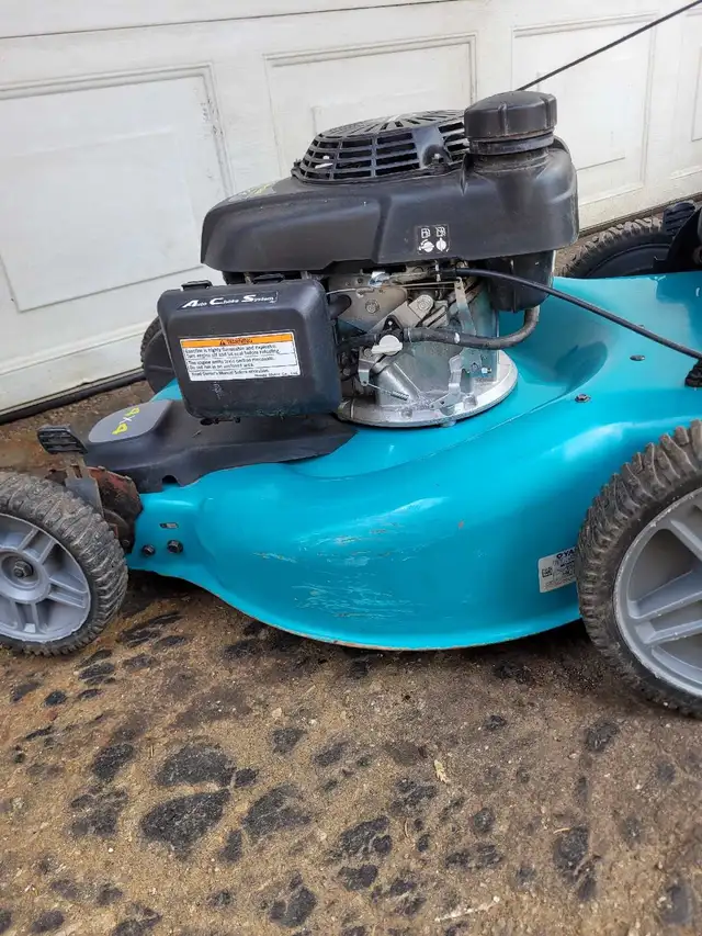 Yardworks/Honda 4x4 lawnmower in Lawnmowers & Leaf Blowers in Kitchener / Waterloo - Image 5