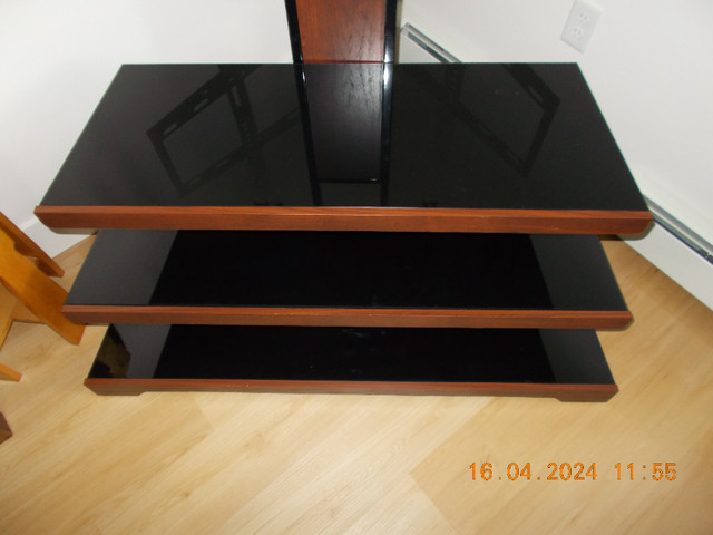 Beautiful "Waterfall" tv stand for sale in Video & TV Accessories in Bedford - Image 3