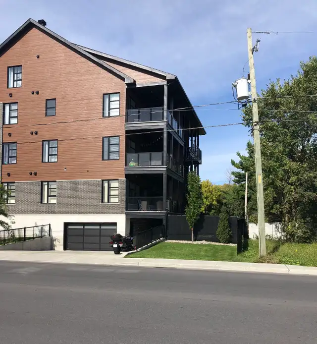 condo luxueux 5 1/2 - Saint-Hubert