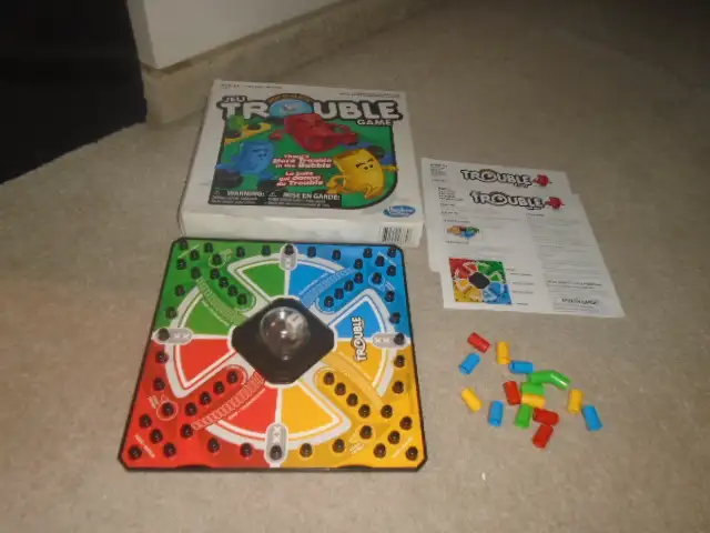 Classic Trouble Board Game - Complete with Pop-O-Matic Bubble