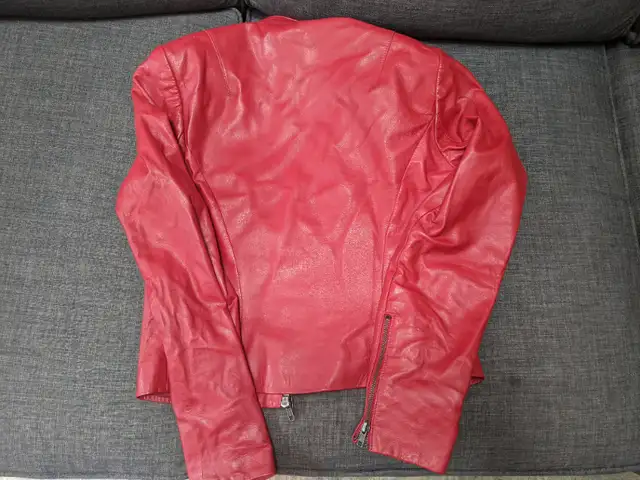 Danier Women’s Red Leather Jacket – Size Small – Soft Leather in Women's - Tops & Outerwear in Markham / York Region - Image 4