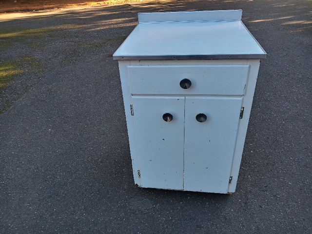Vintage White Cabinet circa 1940 in Arts & Collectibles in Comox / Courtenay / Cumberland