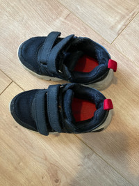Size 22 toddler shoes 