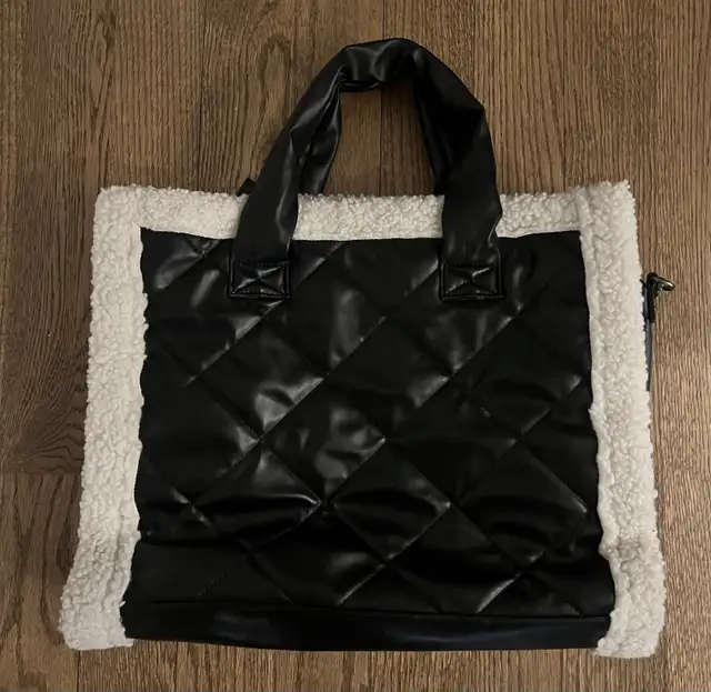 Steve Madden Large Black Quilted Tote Bag /Purse in Women's - Bags & Wallets in Oakville / Halton Region - Image 3