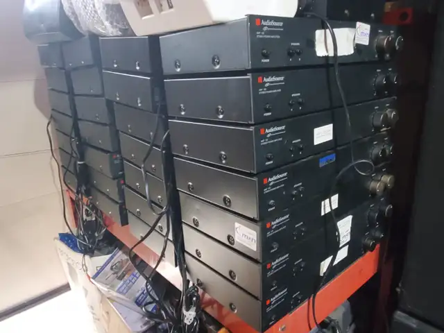 AudioSource AMP 100 2-Channel Stereo Power Amplifier in Stereo Systems & Home Theatre in Mississauga / Peel Region - Image 2