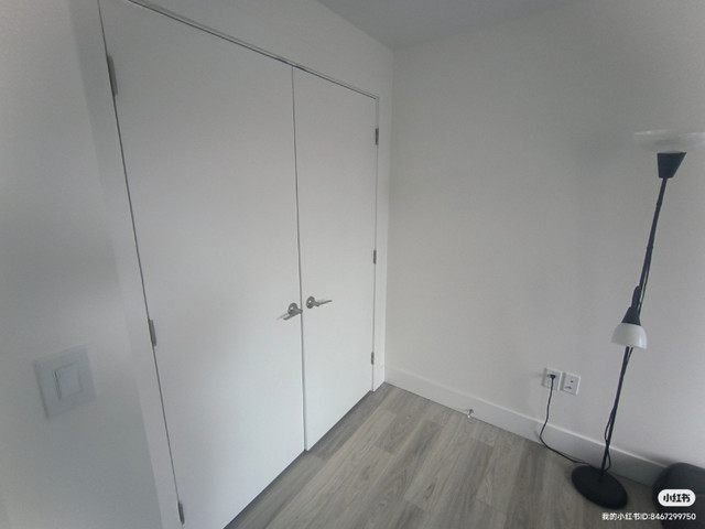 950＄monthly bedroom available on May, just by the downtown in Long Term Rentals in City of Halifax - Image 4