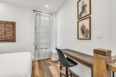 1 Bedroom Apartment in Harbord Village