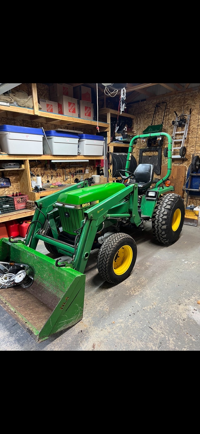 John Deere 955 Tractor with loader and blade Farming Equipment